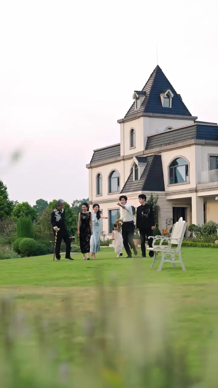 Episode Cover